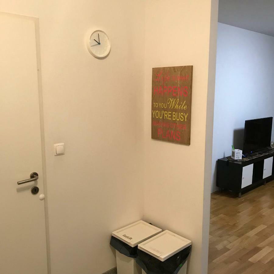 Lg Lovely Apartment Stockerau Buitenkant foto